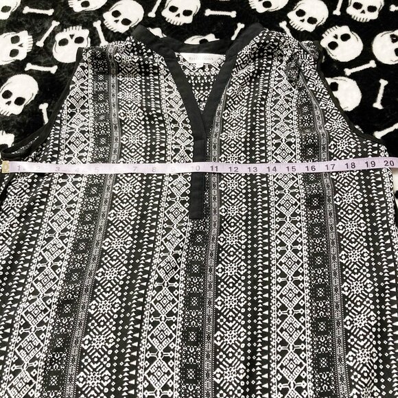 NORTHERN REFLECTIONS Black white sleeveless geometric tank top MEDIUM goth shirt - Picture 8 of 15
